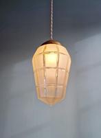 Art Deco hanglamp in gefacetteerd gesatineerd glas, 1920-30, Ophalen of Verzenden
