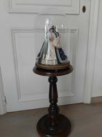 Grote oude glazen stolp met kindje, Ophalen