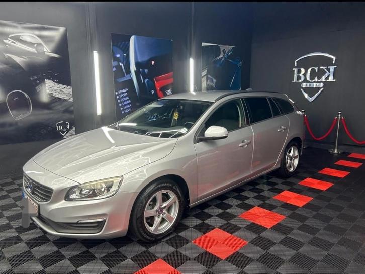 Volvo V60 2016, Auto's, Volvo, Particulier, V60, ABS, Adaptive Cruise Control, Airbags, Airconditioning, Alarm, Bluetooth, Boordcomputer