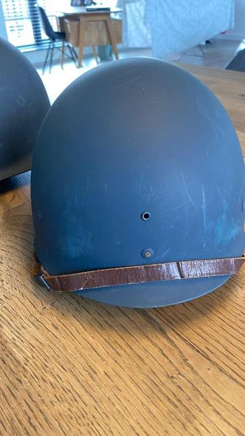 Helm Rijkswacht beschikbaar voor biedingen