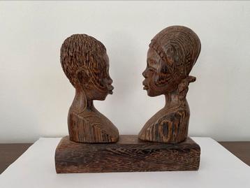 Afrikaans houten beeld beschikbaar voor biedingen