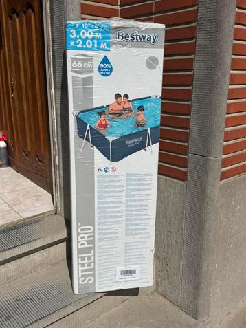 Piscine NEUVE Bestway, valeur 120€ beschikbaar voor biedingen