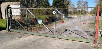 Automatische hek/poort beschikbaar voor biedingen