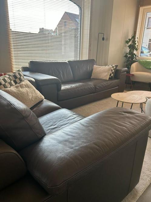 bruine lederen zetels van Natuzzi (2- en 3-zit), Huis en Inrichting, Zetels | Zetels, Gebruikt, Rechte bank, Vierpersoons of meer