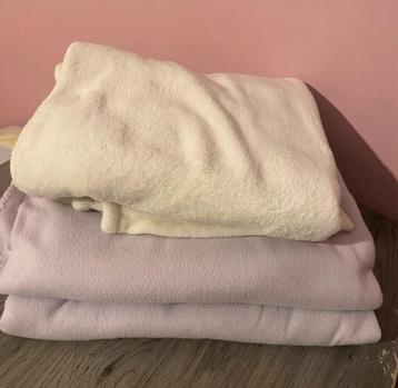 Lakentjes voor bij tv/ bed beschikbaar voor biedingen