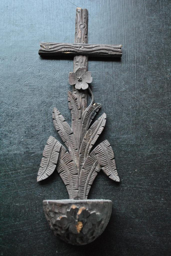 Oud gesneden houten wijwatervat Volkskunst Kruis 30 cm, Antiek en Kunst, Antiek | Religieuze voorwerpen, Ophalen of Verzenden