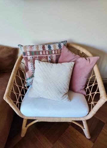Rotan zetel / stoel beschikbaar voor biedingen