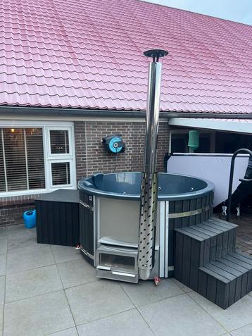 Hottubs 50 stuks in voorraad | houtgestookt | elektrische beschikbaar voor biedingen