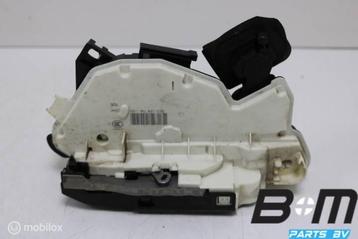 Portierslot LV VW Golf 7 GTE 5K1837015D beschikbaar voor biedingen