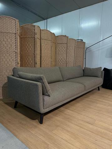 ZGAN Design on Stock Byen 5-Zits Taupe – NP: €5.500 beschikbaar voor biedingen