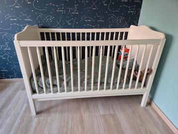 Kinderbedje - meegroei - incl. Aerosleep matras beschermer  beschikbaar voor biedingen
