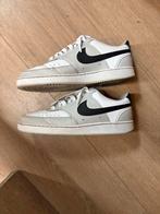 Nike Airforce - Blanc et gris - Très bon état - Taille, Nike, Comme neuf, Enlèvement, Blanc