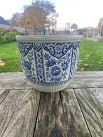 delfts blauw witte pot Royal Boch for Royal Sphinx, Antiek en Kunst, Antiek | Keramiek en Aardewerk, Ophalen