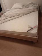 Bed met matras, Huis en Inrichting, Slaapkamer | Bedden, Ophalen, Beige, 140 cm, Zo goed als nieuw