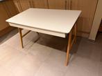Bureau wit met eiken poten, Ophalen, Zo goed als nieuw, Bureau