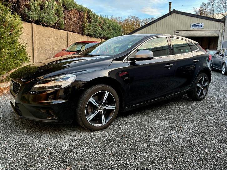 Volvo V40 1.5 T2 AUT. R-Design Geartronic 74863 km !!, Autos, Volvo, Entreprise, Achat, V40, ABS, Airbags, Alarme, Bluetooth, Ordinateur de bord