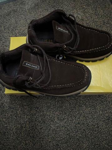 Bruine Nubuck winterschoenen beschikbaar voor biedingen