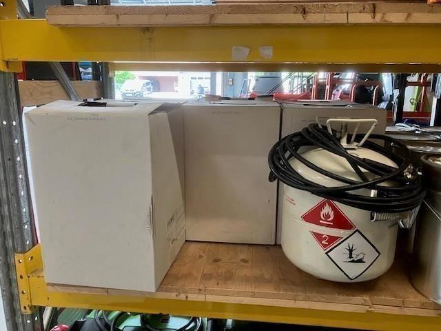 370. Restpartij EPDM contact en hecht lijm uitverkoop, Hobby en Vrije tijd, Overige Hobby en Vrije tijd, Nieuw, Ophalen