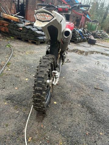 Husqvarna 450cc mag op baan beschikbaar voor biedingen