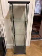 Twee vitrinekasten, glas 80€, Huis en Inrichting, Kasten | Vitrinekasten, Ophalen, Gebruikt, 200 cm of meer, 50 tot 100 cm