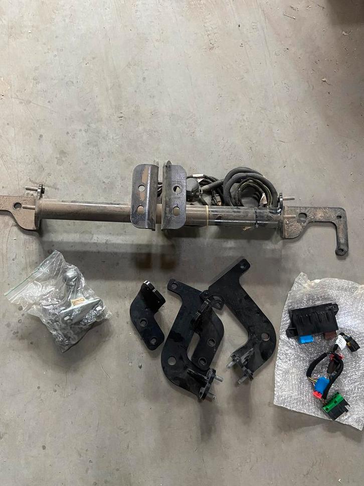 Nieuwe volledige trekhaak, Auto diversen, Auto-accessoires, Nieuw, Ophalen of Verzenden