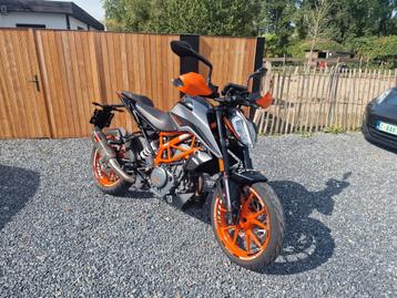 Ktm duke 390cc Akrapovic 2023 met 4139km nieuwstaat  beschikbaar voor biedingen