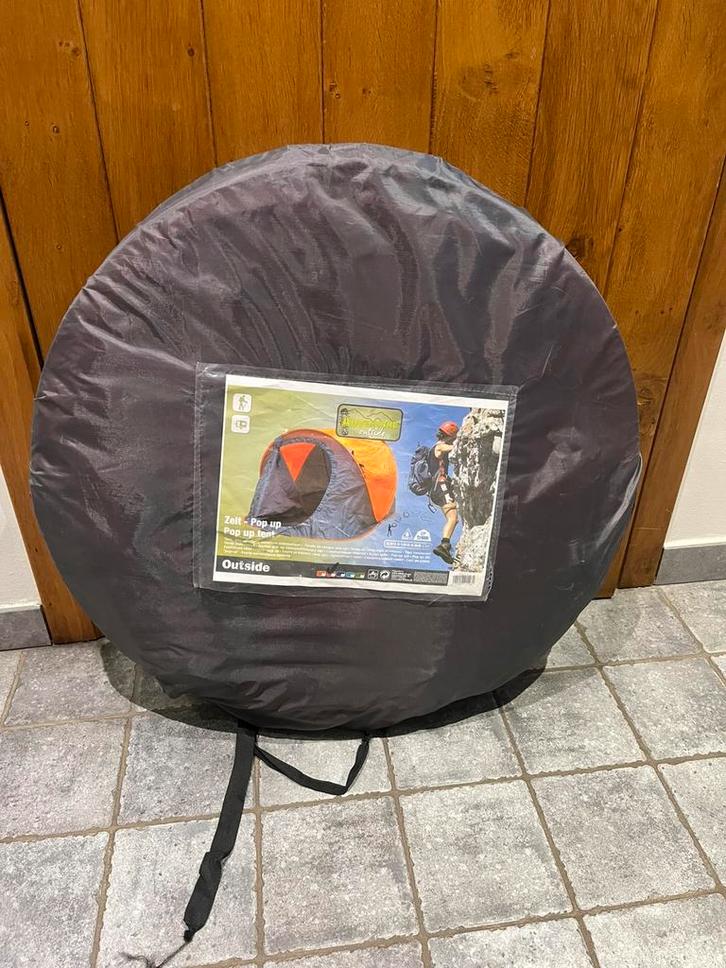 Pop Up tent + 2 matelas pour 2 personnes , d’occa. Bon etat, Caravans en Kamperen, Tenten, tot en met 2, Zo goed als nieuw, Ophalen