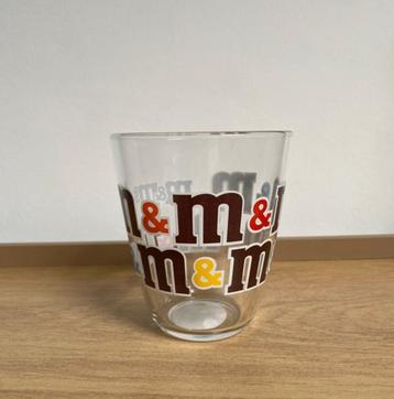 M&m drinkglas beschikbaar voor biedingen
