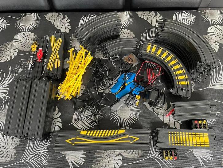 Circuit voitures électriques Hot Wheels Aurora 24 mètres, Kinderen en Baby's, Speelgoed | Racebanen, Gebruikt, Racebaan, Elektrisch