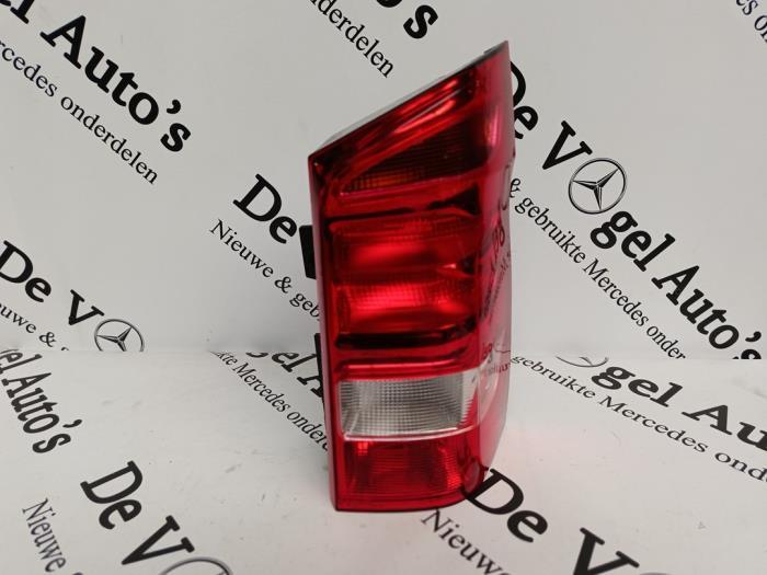 Feu arrière droit d'un Mercedes Vito, Autos : Pièces & Accessoires, Éclairage, Mercedes-Benz, Utilisé, 3 mois de garantie, Enlèvement ou Envoi