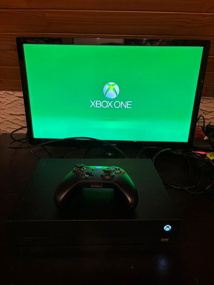 Xbox One 1TB, Games en Spelcomputers, Spelcomputers | Xbox One, Zo goed als nieuw, Xbox One, Ophalen of Verzenden