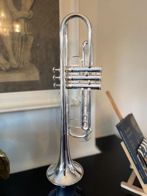 Trompet Yamaha Xeno, Muziek en Instrumenten, Blaasinstrumenten | Trompetten, Zo goed als nieuw, Trompet in si bemol, Met koffer