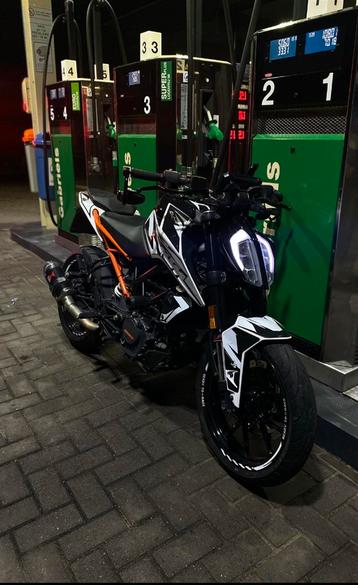 Ktm duke 125, Motos, Permis Moto A1 minimum, Particulier, Échappement sport, 1 cylindre