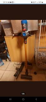 Dyson v8 absolute  moteur neuf...complet, Electroménager, Enlèvement ou Envoi, Neuf, Réservoir, Aspirateur