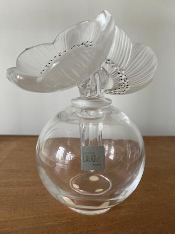 René LALIQUE - Heldere parfumfles met 2 Anemonen ( KRISTAL )