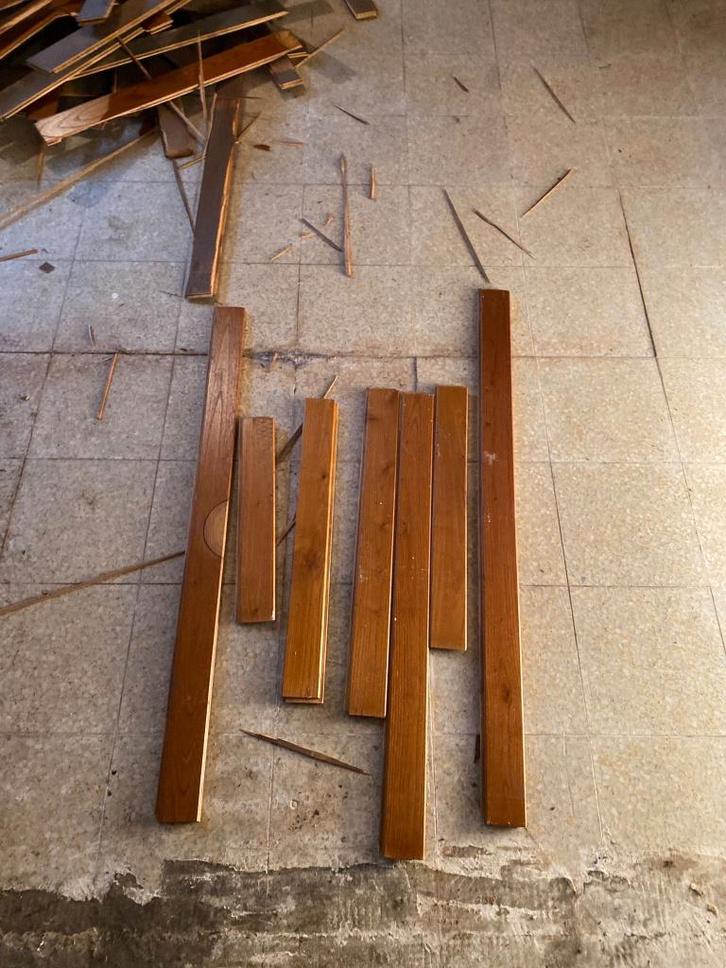 +- 36m2 houten latjes (uit houten plafond), Bricolage & Construction, Bois & Planches, Utilisé, Planche, Enlèvement