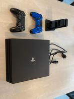 Ps4 Pro + 2 Controllers + docking/laad station controllers, Games en Spelcomputers, Ophalen, Zo goed als nieuw