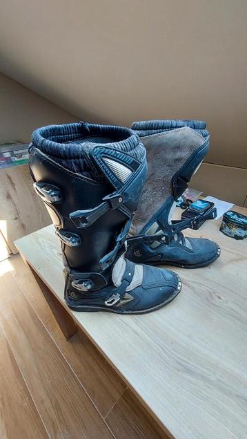 Bottes acerbis taille 44 beschikbaar voor biedingen