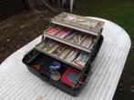 een viskoffer van COMORAN vol met roofvis materiaal, Watersport en Boten, Hengelsport | Roofvissen, Gebruikt, Ophalen