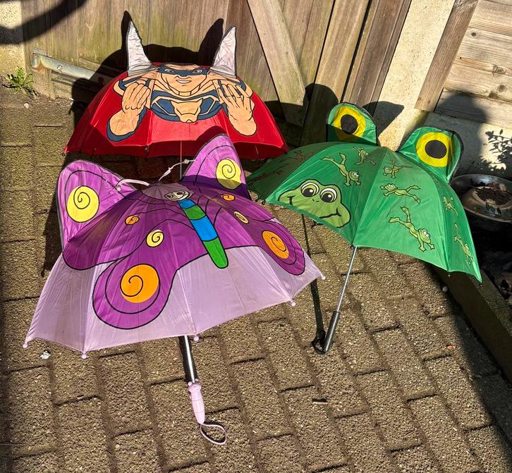 Kinderparaplu Batman, kikker en vlinder, Handtassen en Accessoires, Paraplu's, Gebruikt, Ophalen