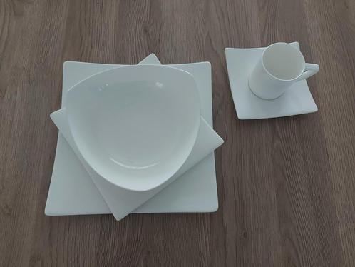 Compleet servies incl koffieservies voor 12 personen, Huis en Inrichting, Keuken | Servies, Zo goed als nieuw, Bord(en), Ophalen