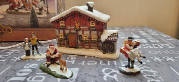 supermooi luville kerst huis met verlichting en 3 figuren  beschikbaar voor biedingen