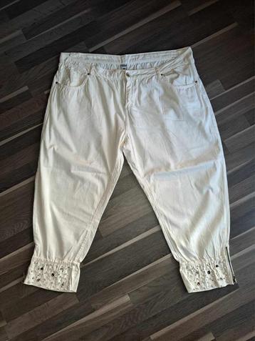 nieuwe witte broek, 58, met parels aan de enkels beschikbaar voor biedingen