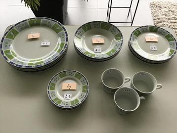 mooi servies 4 stuks van elks beschikbaar voor biedingen