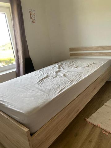 Lit 1 personne beschikbaar voor biedingen