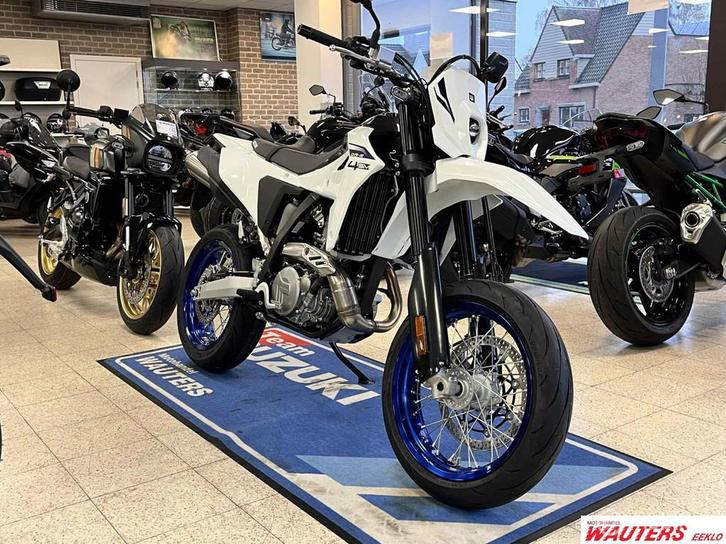 Suzuki DR-Z4SM, Motoren, Motoren | Suzuki, Bedrijf, SuperMoto, 12 t/m 35 kW, ABS, LED Verlichting, Traction Control