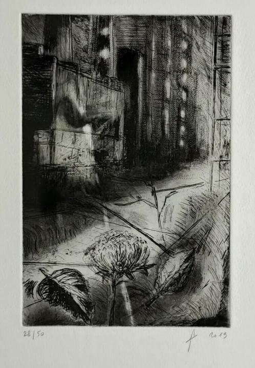 ets stadslandschap met bloem - moderne ets 2019 - monogram, Antiek en Kunst, Kunst | Etsen en Gravures, Ophalen of Verzenden