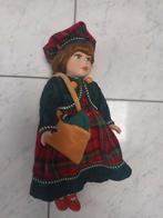 1 oude Schotse porseleinen pop H35CM 15€, Ophalen, Zo goed als nieuw, Pop