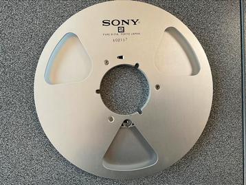 Leeg spoel reel-to-reel van het merk SONY beschikbaar voor biedingen