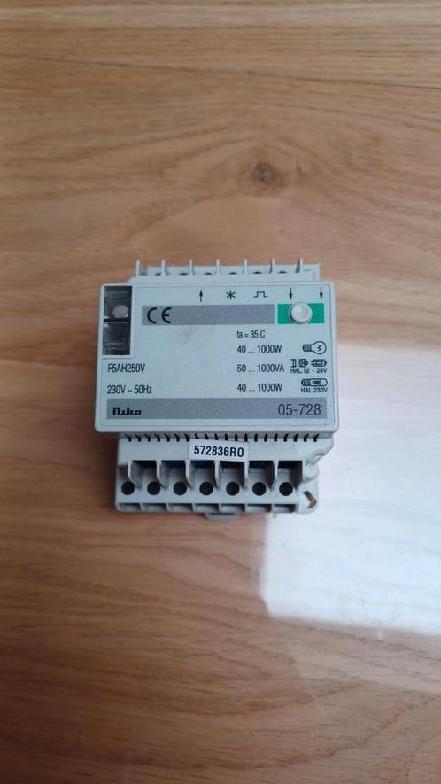 merk : Niko , type : 05-728, Hobby en Vrije tijd, Elektronica-componenten, Ophalen of Verzenden